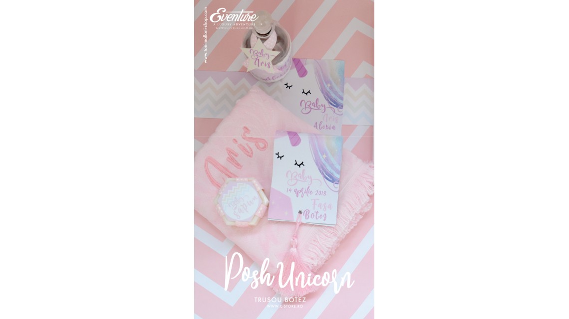 Trusou de botez pentru fetite modern cu unicorni, Posh Unicorns 1